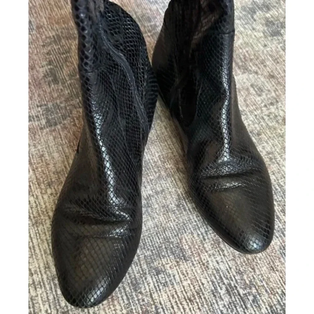 Via Spiga Black Kailey Leather Snake Embossed Knee-High Boot SZ 8.5